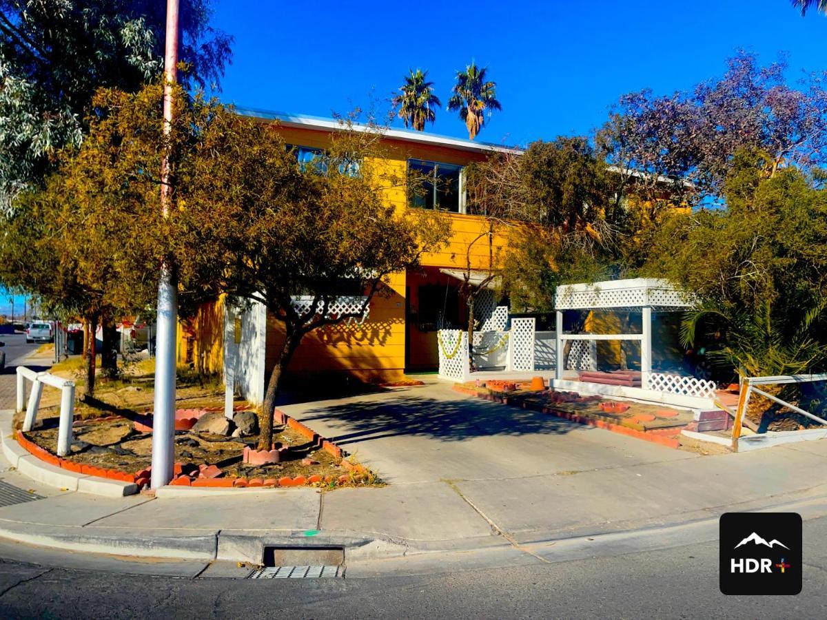 The Yellow Penthouse Llc Las Vegas Exterior photo