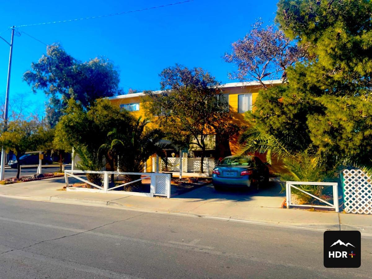 The Yellow Penthouse Llc Las Vegas Exterior photo
